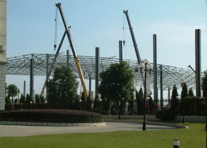 嘉定加油站罩棚网架